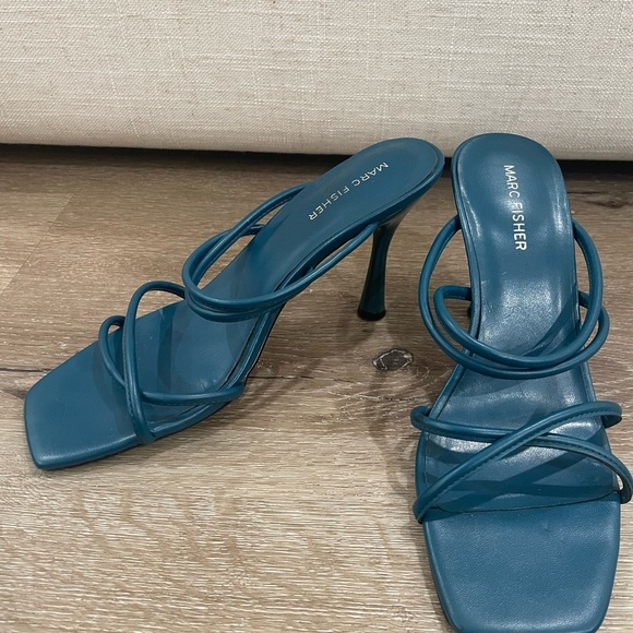 Marc Fisher Women's Blue Strappy Block Heels - Picture 3 of 7